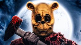 Η ταινία τρόμου Winnie the Pooh: Blood and Honey έγινε viral πριν μερικές μέρες στο ίντερνετ, και είχαμε δει τον αγαπημένο μας αρκούδο Winnie να συμμετέχει σε ταινία τρόμου. Πλέον έχουμε νεότερα για ταινία με αποκάλυψη της νέας αφίσας από το Dread Central.